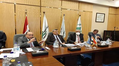 لمناقشة مستقبل الطاقة في مصر.. وزيرا البترول السابقان على مائدة المهندسين المستديرة