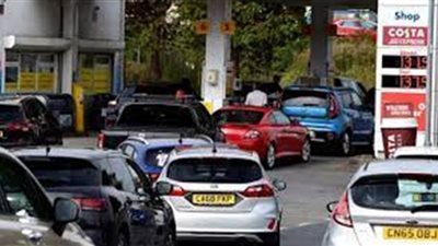 باحث: هذا سبب أزمة نقص الوقود والسلع بالسوق في بريطانيا