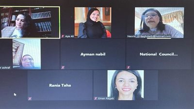 قومي المرأة يناقش مقترح إعداد ندوات توعوية وتثقيفية للتعريف بالأدلة التدريبية