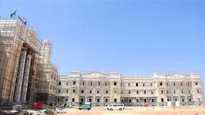 بالصور.. الخشت يتابع مشروع جامعة القاهرة الدولية بمدينة 6 أكتوبر