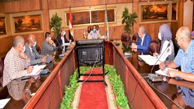 غلق 12 مستودع شديد الخطورة ونقل ٥٤ آخرين خارج الكتلة السكنية بالغربية