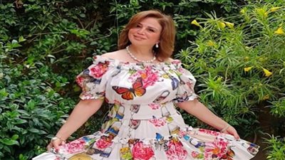 إلهام شاهين تتخلى عن الأسود وتوجه رسالة لـ دنيا سمير غانم (تفاصيل)