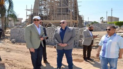 محافظ بني سويف يتابع تنفيذ مشروع تطوير حديقة الشلال