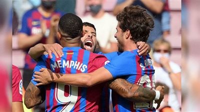 ديباي يقود هجوم برشلونة المتوقع أمام بنفيكا بدوري الأبطال