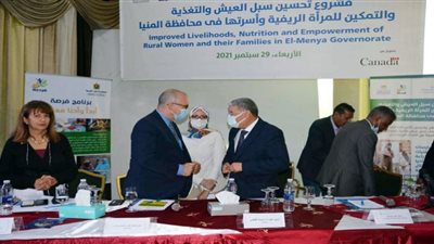 محافظ المنيا والسفير الكندي يشهدان ورشة 