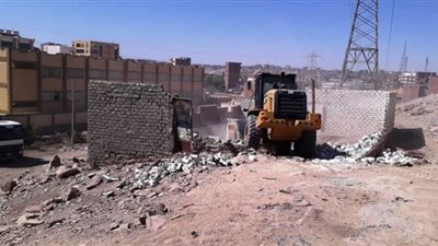 إزالة 80 حالة تعدى بأحياء الصداقة الجديدة
