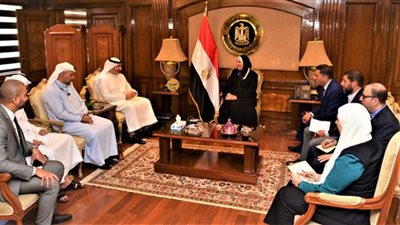 وزيرة التجارة تبحث مع 