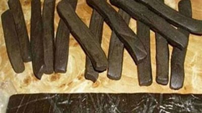 القبض على عاطلين متهمين بالإتجار في المخدرات بالصف