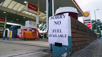 مأساة الوقود في بريطانيا | سخرية أوروبية من الجار المنشق