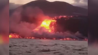 فيديو.. حمم بركان لا بالما تصل إلى المحيط الأطلسي