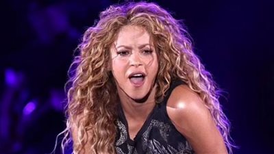 شاهد.. شاكيرا تتعرض لهجوم على يد خنازير برية