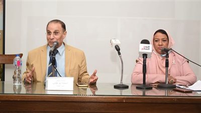 نجوى عانوس تكشف الفارق بين الاقتباس والتمصير في ندوتها بالمسرح المصري