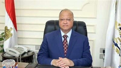 محافظ القاهرة : استمرار تطعيم القائمين على العملية التعليمية