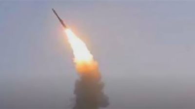 كوريا الشمالية تجري تجربة على صاروخ جديد مضاد للطائرات (فيديو)