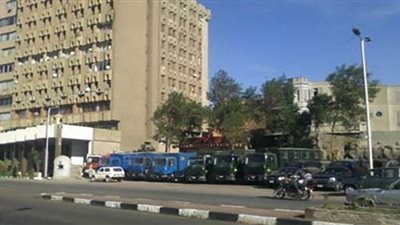 أب يطعن ابنته بسكين في أسوان