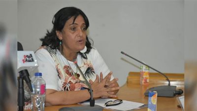 عبير علي: منحازة لكتابة التسعينيات.. والنمطية والتكرار أكبر مشاكلنا