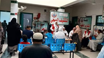 الكشف الطبي على 1500مريض بالقافلة الطبية بفاقوس