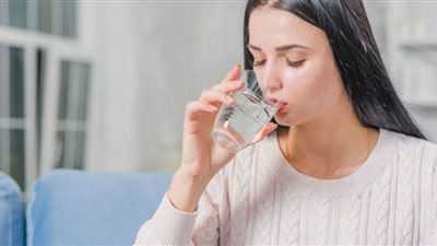 ما هي كمية الماء اللازم شربها يوميا للحفاظ على ترطيب الجسم؟