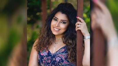 أيتن عامر تخطف الأنظار بـ