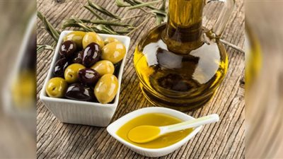طبيبة روسية تكشف فوائد تناول الزيوت بعد سن الأربعين