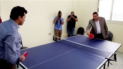 مباراة تنس طاولة بين وزير الرياضة ومحافظ البحيرة