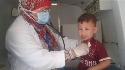 تقديم العلاج لــ 900 مواطناً في قافلة مديرية الصحة بقرية شريف باشا ببني سويف