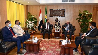 محافظ الفيوم يلتقى رئيس هيئة تنمية الصعيد لتذليل العقبات أمام تنفيذ المشروعات