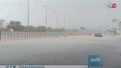 (فيديو) لقطات مرعبة من إعصار شاهين في عمان