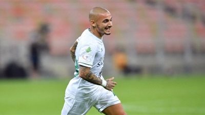 فيفا يغرم الأهلي السعودي في قضية الروماني ميتريتا