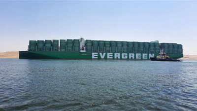 قناة السويس تشهد سباحة 