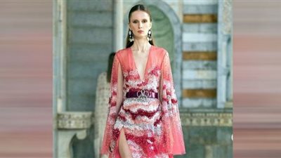 مجموعة جورج حبيقة لربيع وصيف 2022 مستوحاة من زهرة الأوركيد (صور)