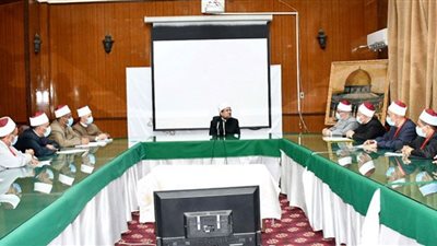 وزير الأوقاف يجتمع بقيادات الدعوة بالقاهرة