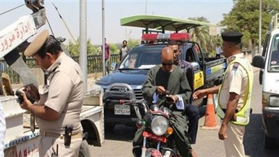 تحرير 883 مخالفة مرورية متنوعة على طرق سوهاج