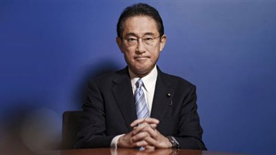 رئيس وزراء اليابان يُجري مُحادثات هاتفية مع بوتين