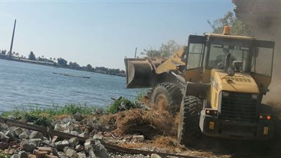 إزالة 26 حالة تعدي على أملاك الدولة بنهر النيل في كفر الشيخ