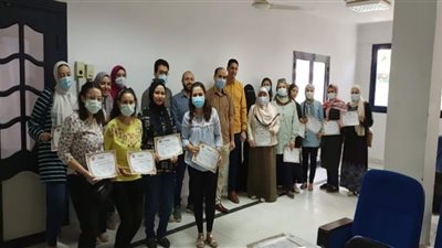 تدريب أخصائى العلاج الطبيعى بالفيوم على علاج أمراض العمود الفقرى