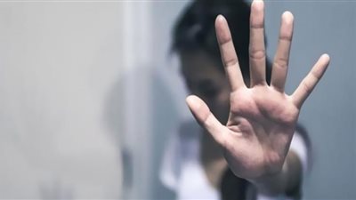 القبض على شاب تعدى على فتاة وسط الشارع بالفيوم