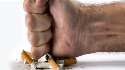 الإقلاع عن التدخين.. هل تزداد الرغبة بتناول الدهون والسكر؟