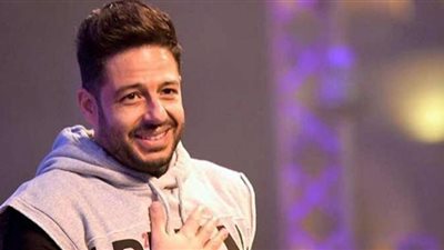 محمد حماقي يشعل حفل الجلالة بأغاني أجدد ألبوماته 