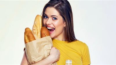 هل تسبب الخميرة الموجودة في الخبز تعفن أمعاء المعدة.. طبيبة تحسم الجدل