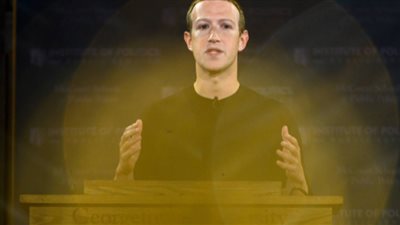 مستشار مارك زوكربيرج السابق يشيد بالمبلغة عن مخالفات Facebook