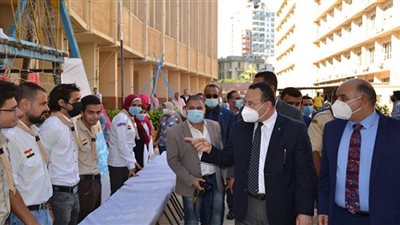 رئيس جامعة الإسكندرية يتفقد سير العملية الدراسية