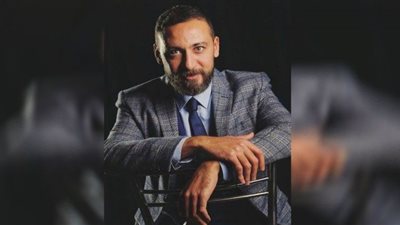 عابد عناني يقدم حفل ختام المهرجان القومي للمسرح