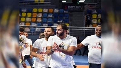 كريم هنداوي يحصد جائزة الأفضل في مباراة يد الزمالك والوحدة السعودي بـ