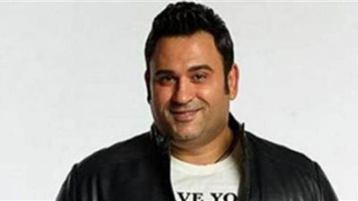 صورة.. هكذا هنأ أكرم حسني محمد منير بعيد ميلاده