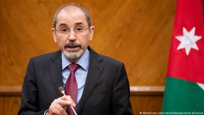 وزير خارجية الأردن يؤكد ضرورة تكثيف الجهود لإنهاء الأزمة اليمنية