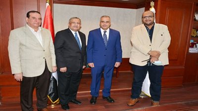 محافظ سوهاج يستقبل رئيس شركة مياه الشرب والصرف الصحي الجديد