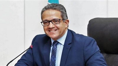 وزير السياحة والآثار يستعرض فعاليات الوزارة خلال الفترة القادمة
