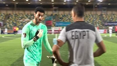 مباراة مصر وليبيا.. لقطة تبديل الشناوي تشعل الجدل والاتهامات تطارد عصام الحضري (شاهد)
