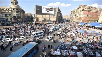 كثافات مرورية بميدان العتبة وشارع الموسكي